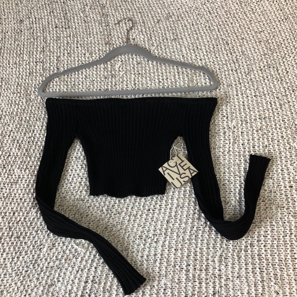 NEW off the shoulder cropped blouse